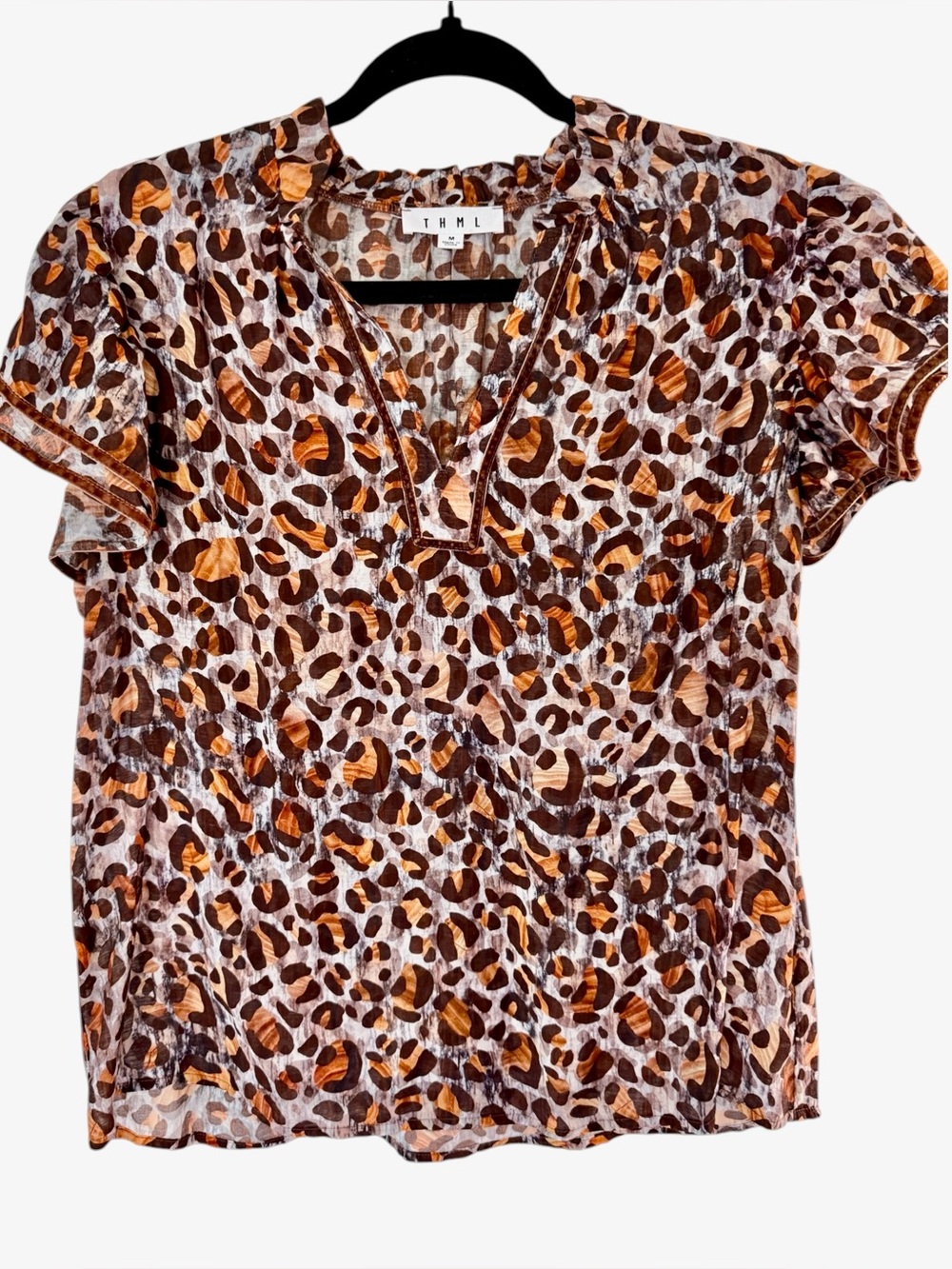 THML Leopard Print Ruffled Sleeve Top Velvet Trim Size Medium Like New